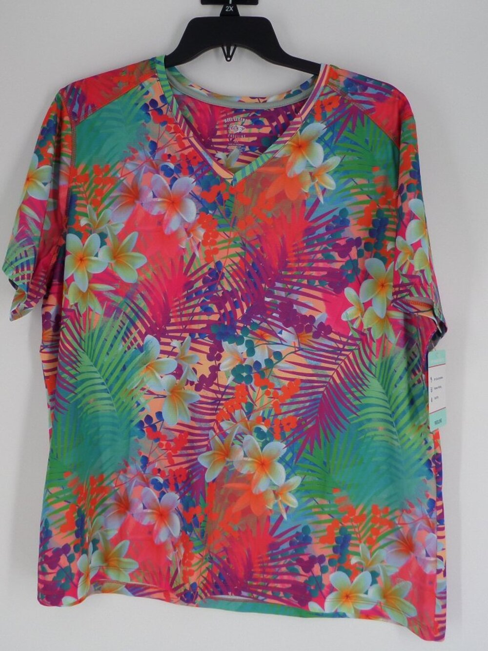 Reel Legends Woman's Multi Color V Neck Shor Slee Polyester Floral Top Sz 2X NWT
